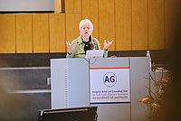 Prof.in. Dr. Ilona Kickbusch bei der Eröffnung des Kongresses Armut und Gesundheit 2026 Foto: André Wagenzik