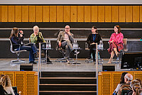 Im Gespräch: Dagmar Starke, Ilona Kickbusch, Matthias Wismar Annette Christ, beim Kongresses Armut und Gesundheit 2026 Foto: André Wagenzik